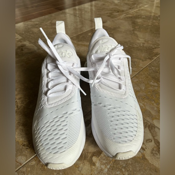 NIKE AIR MAX 270 - Picture 6 of 9